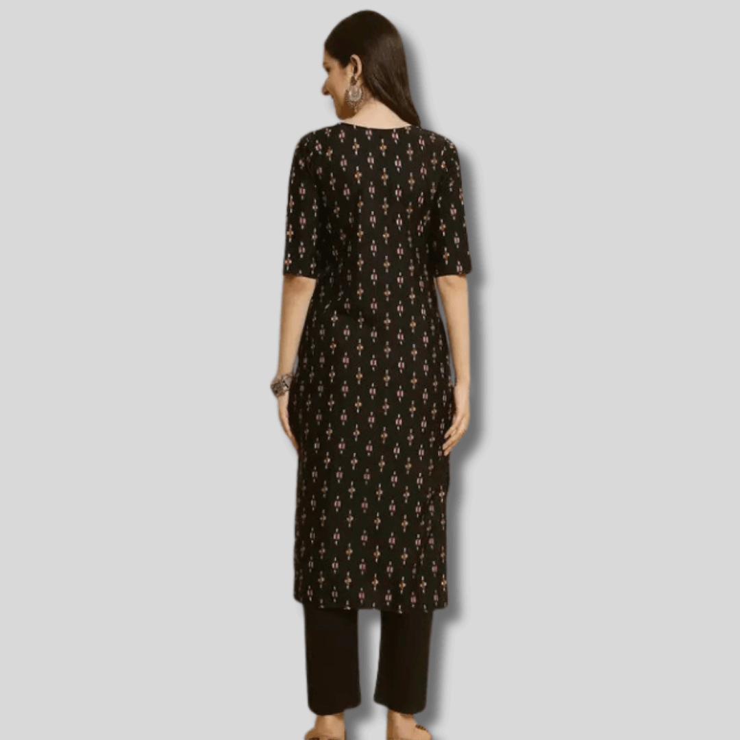 Trendy and Comfortable Women's Crepe Kurta Pant Set for Everyday Wear Trendy and Comfortable Women's Crepe Kurta Pant Set for Everyday Wear