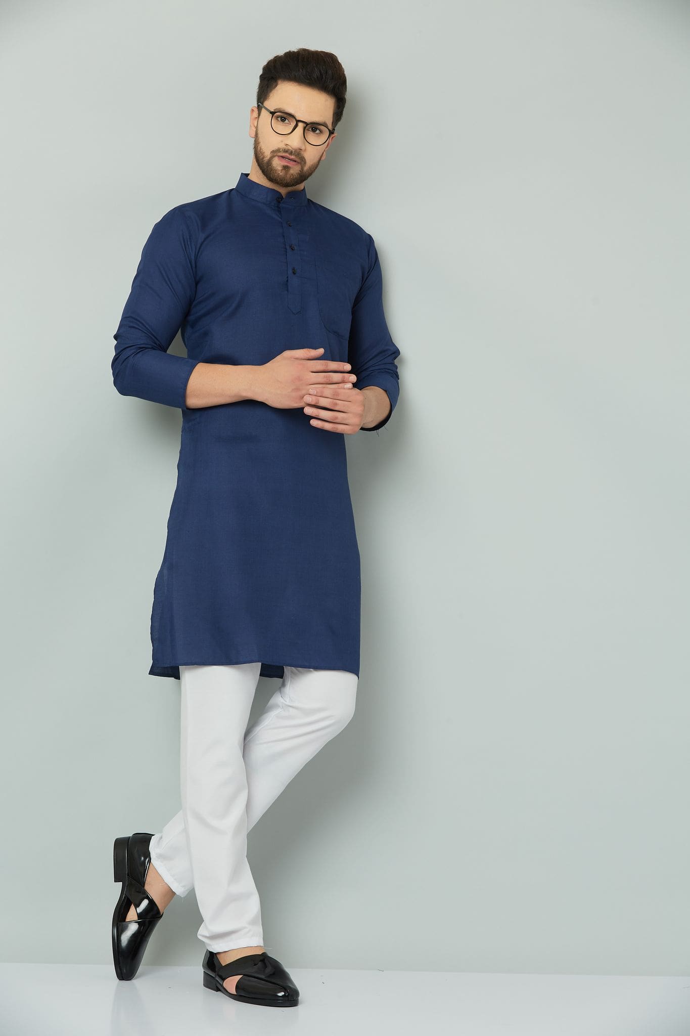 p (5)-min Indian men's blue cotton kurta.